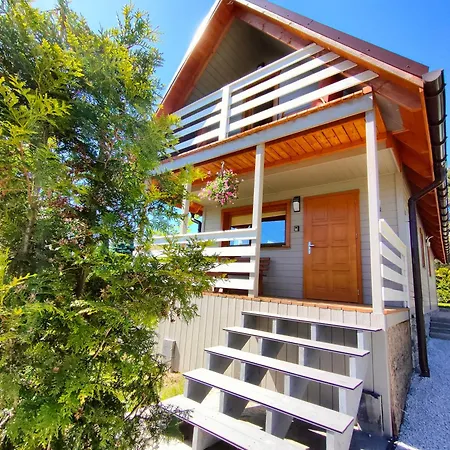 Nad Jeziorem Widokówka Casa de Férias *